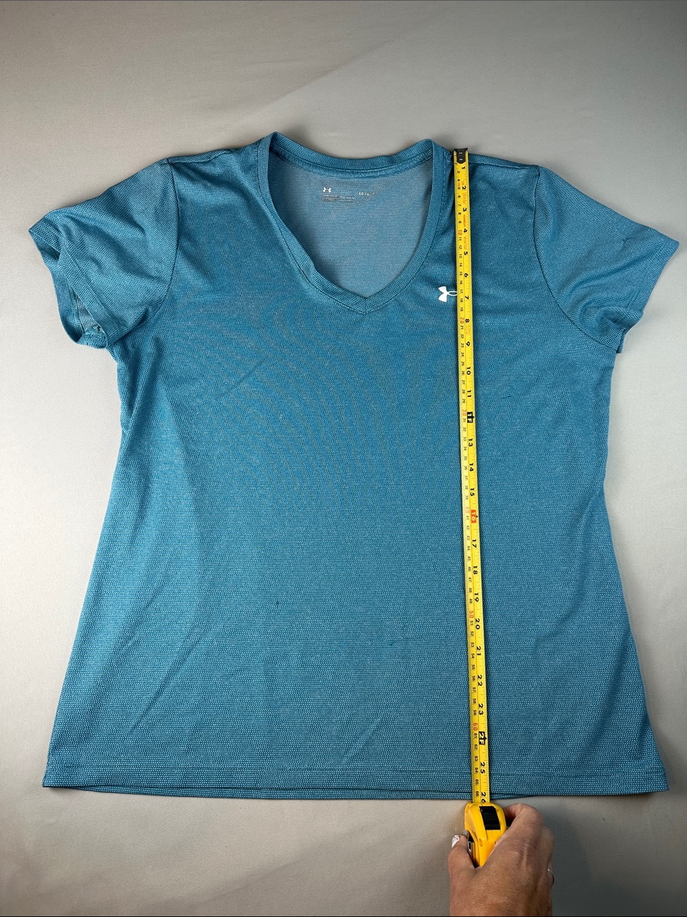 Under Armour Women’s Shirt Teal Short Sleeve V-neck Tee - Picture 4 of 7